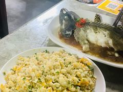 -四川小胡子海鲜(丁村万人海鲜广场店)
