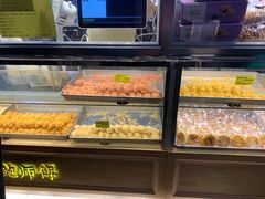 面包甜点陈列柜-鲍师傅糕点(江苏路店)
