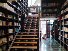 -钟书阁(松江泰晤士小镇店)