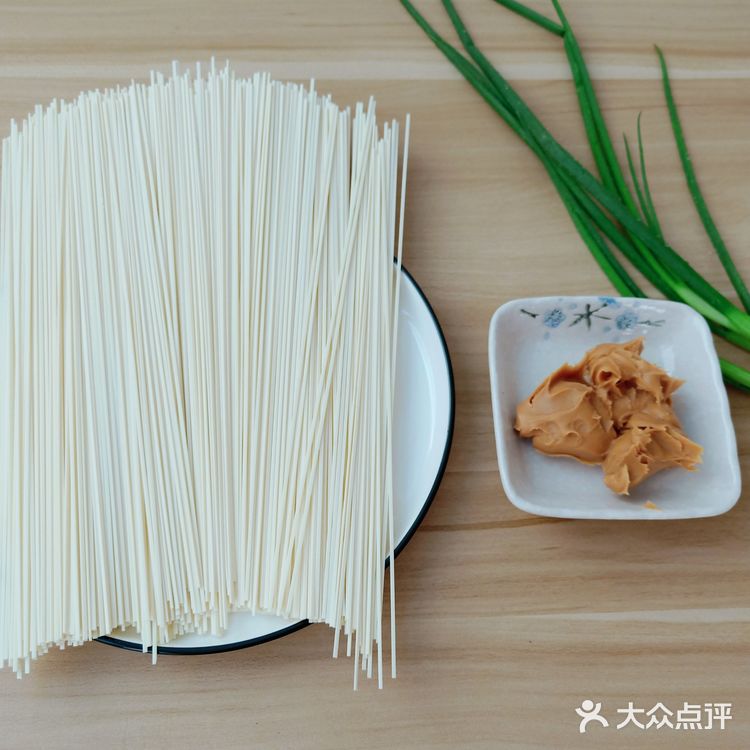 ㊙️家庭版芝麻酱拌面，香气浓郁，好吃到舔盘❗