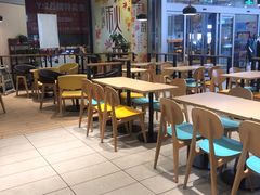 用餐区-德克士(崂山百货店)