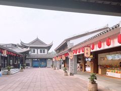 -慈城服务区-停车场