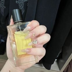 -倾·卿自助美甲美睫工作室