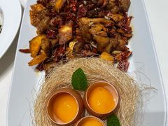 辣子鸡配馕丁芒果蛋黄-丝路有约·西域美食