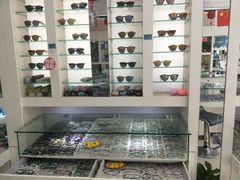 -罗创丹阳眼镜(童卫路店)