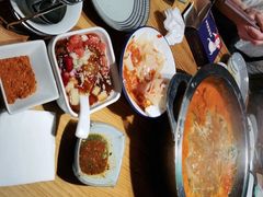 -野山舂·贵州现舂酸汤火锅(鸿通城店)