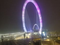 -南京眼步行桥