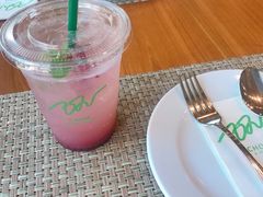 -Chom Cafe and Restaurant