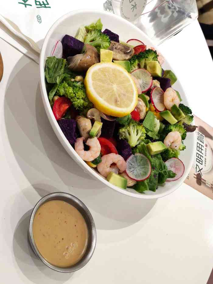 西木semood(沙拉61轻食61简餐)(迪赛店)-"位于印象城边上,牛吃草