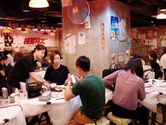 大堂-鲜入围煮花胶鸡海鲜火锅