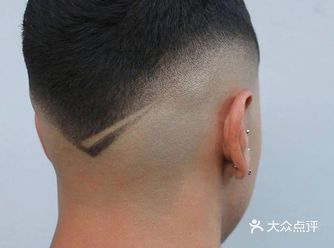 前一阵子，王俊凯以狼尾发的造型登上时尚杂志