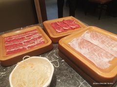 -牛YO寿喜烧·铁板烧和牛火锅自助(市府恒隆店)