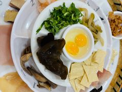-花馬肆.云南过桥米线(汉神购物广场现场熬汤店)
