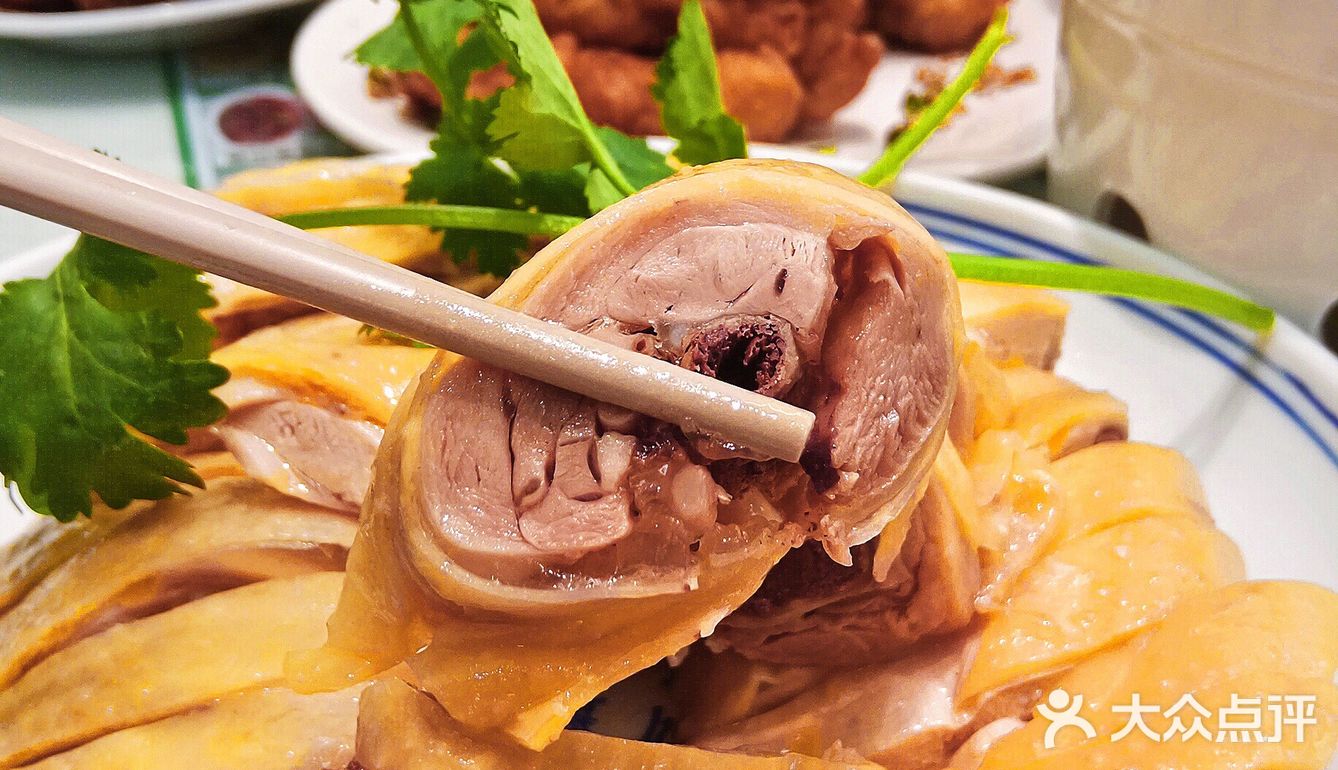 苏州城也有老上海风潮，白斩鸡正是儿时的味道～