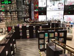 -钟书阁(群光广场店)