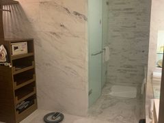-上海滴水湖皇冠假日酒店