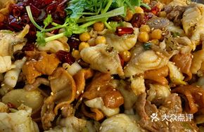 Crispy Fish, Beef, and Intestine Mixed Hot Pot