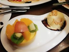缤纷水果冰激凌-拉亚汉堡经典餐厅(商城路店)