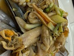 -上海龙吴水胜海发市场