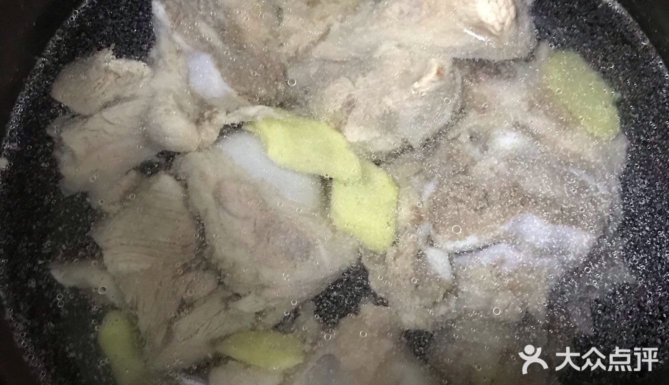 超级简单每个人都会熬的筒骨藕汤！