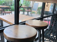 靠窗位-雅城香慧咖啡馆(常德路店)