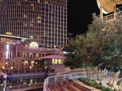 -新华百货CC Park购物广场