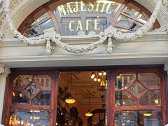 -Majestic Café