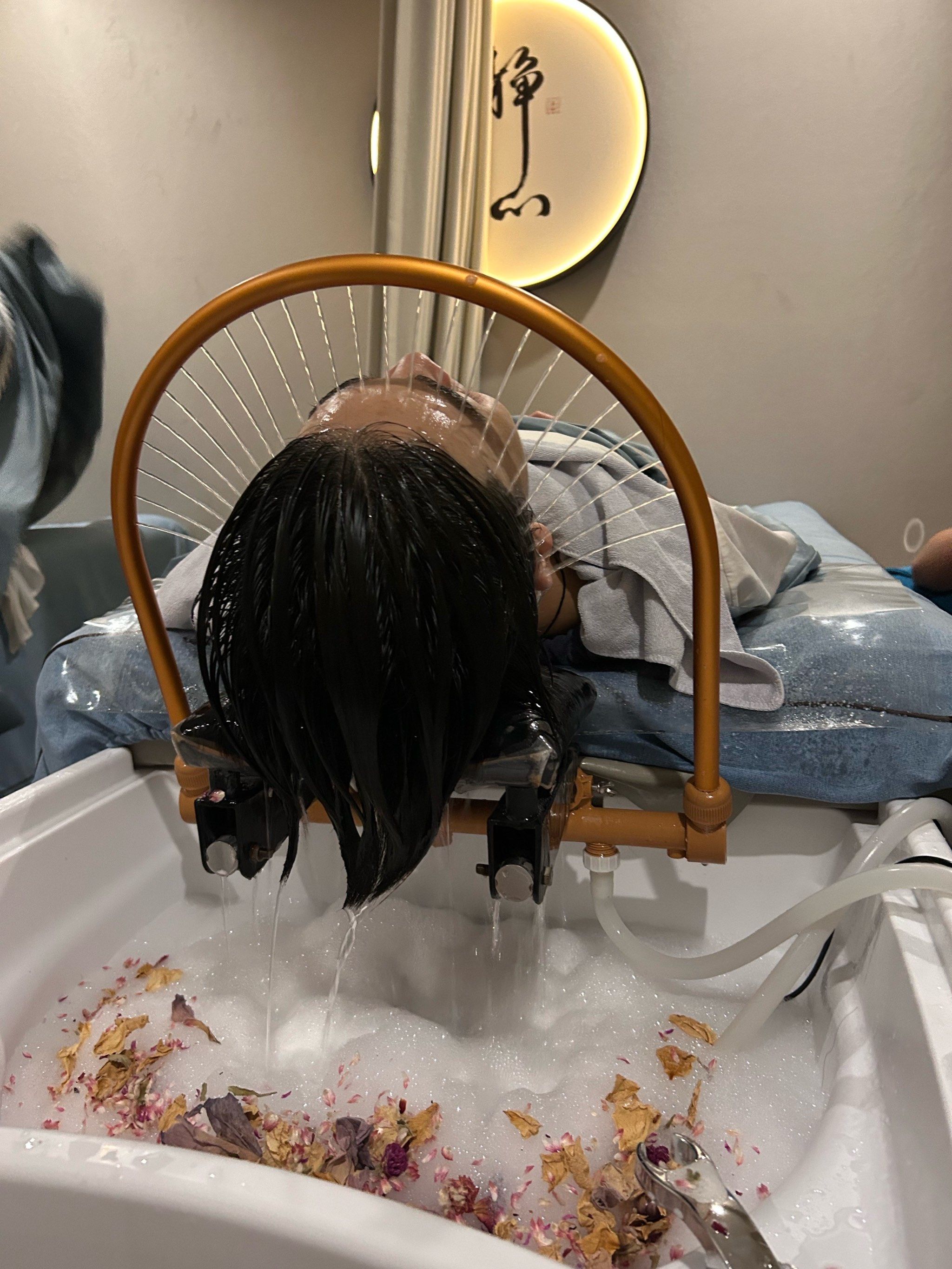 享受头发spa
