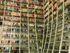 -钟书阁(松江泰晤士小镇店)