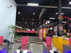 -嘿哟动霸CHUA·新潮玩运动娱乐中心·蹦床滑冰团建乐园