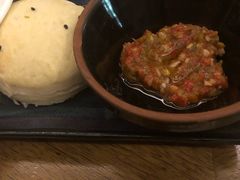 餐前面包配自制辣椒酱-Tajine Moroccan塔金摩洛哥中东餐厅