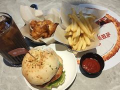 -必胜客餐厅(昆百大泰业城店)