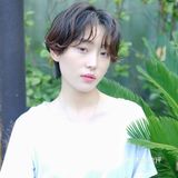 可爱蓬松的短发滊发与清爽的露耳短发搭配起来