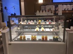 面包甜点陈列柜-奈雪的茶(华侨城创意园店)
