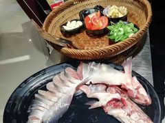 -刘姐啤酒鱼民族演艺餐厅(西街总店)