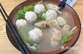 Squid Ball and Fish Dumpling with Rice Noodles