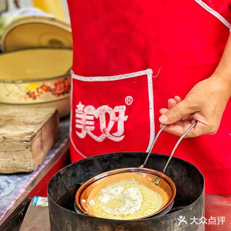 🟢：成都不容错过的小吃 蛋烘糕 五十年老店