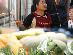 -三亚火车头万人海鲜广场