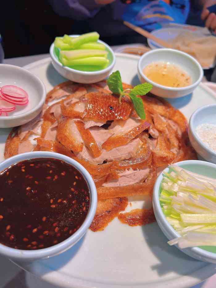 额娘春饼·烤鸭(裕华万达店)-"坐标:裕华万达3楼99 有春饼,筋饼两.