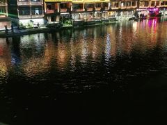 -临江餐馆二楼美食部落