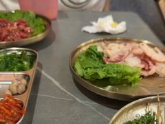 -围炉肉舍•炭烤活鳗•丹东海鲜烤肉(步行街店)