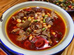 川味肥肠煲-兔槽江湖菜·重庆璧山兔(水围店)