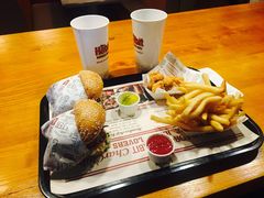 -The Habit Burger Grill 哈比特汉堡(复兴soho店)