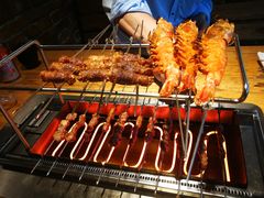 会自己转的烧烤炉-悦屋老板娘的烤肉店(紫薇田园店)