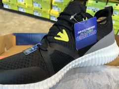 -SKECHERS 斯凯奇(上海国际时尚中心店)