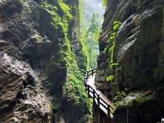 -龙水峡地缝景区