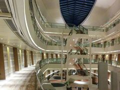 -上海滴水湖皇冠假日酒店