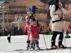 -采薇庄园四季滑雪场