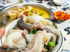 -何哥鲜鱼餐厅(龙湖花园店)