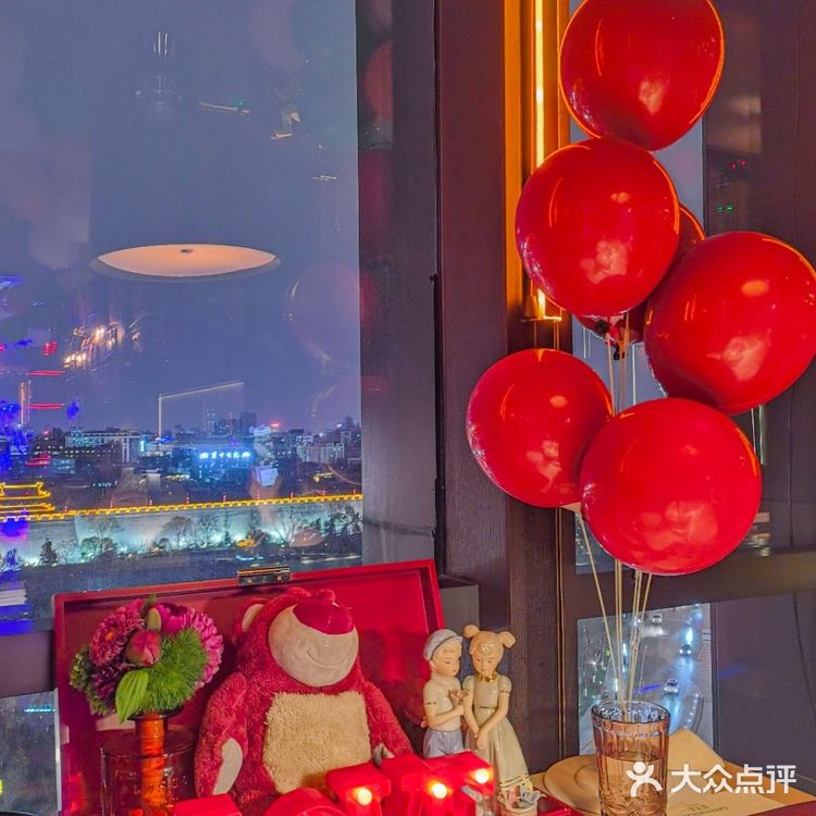 与城墙共进晚餐，如此夜色浪漫❤️